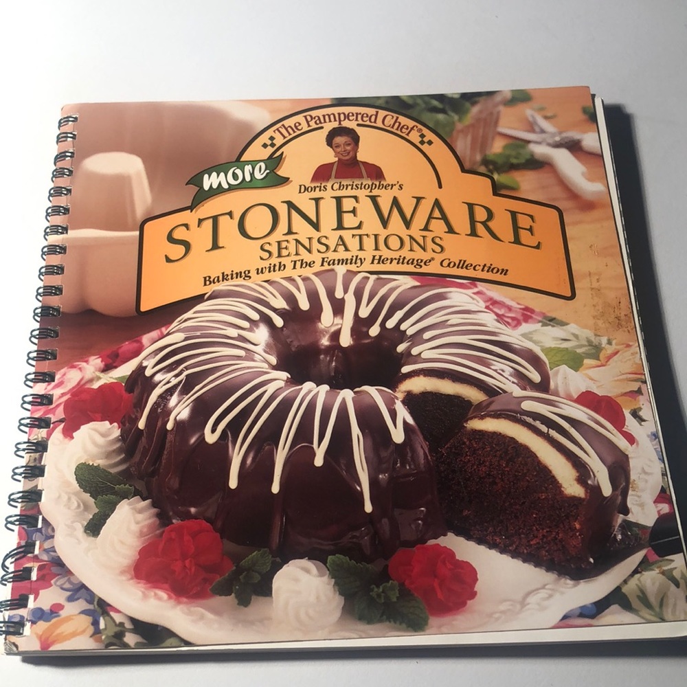 The pampered Chef Set Stoneware sensations cook book and P/C1994 cookie mold